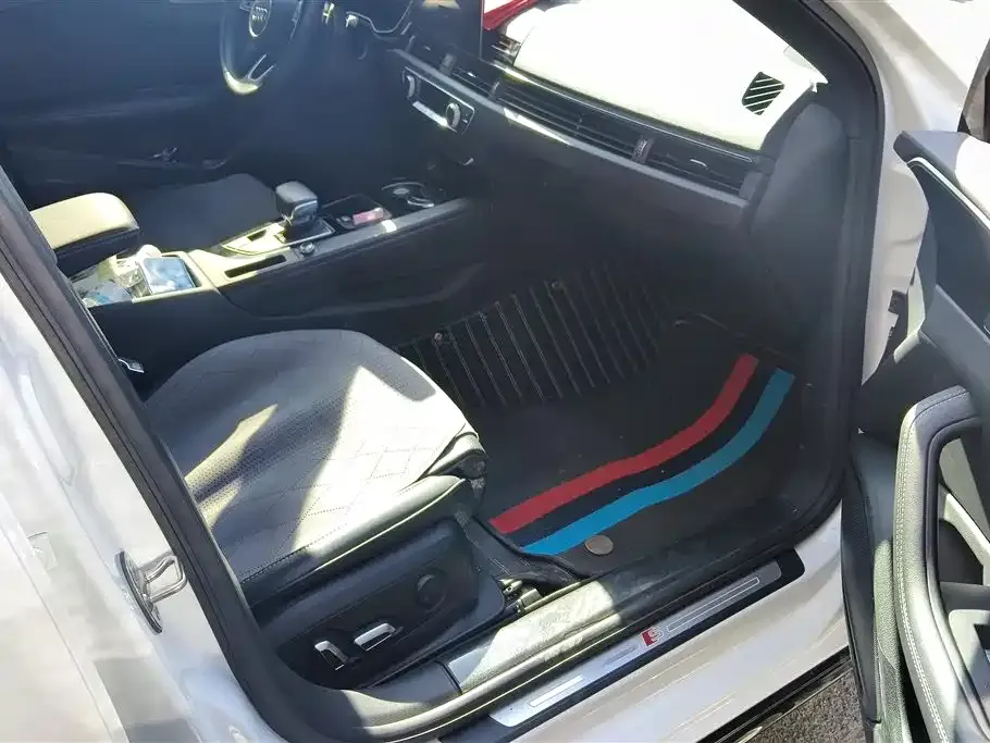 Audi A4L 2024 из CN, фото 8