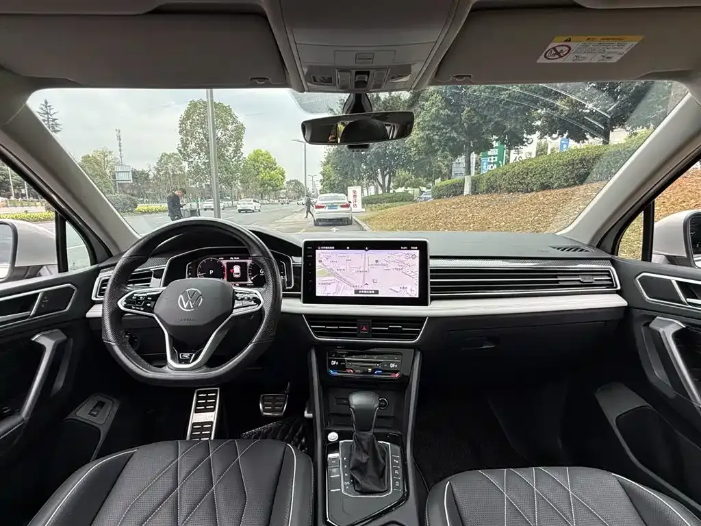 Volkswagen Tiguan L 2021 из CN, фото 3