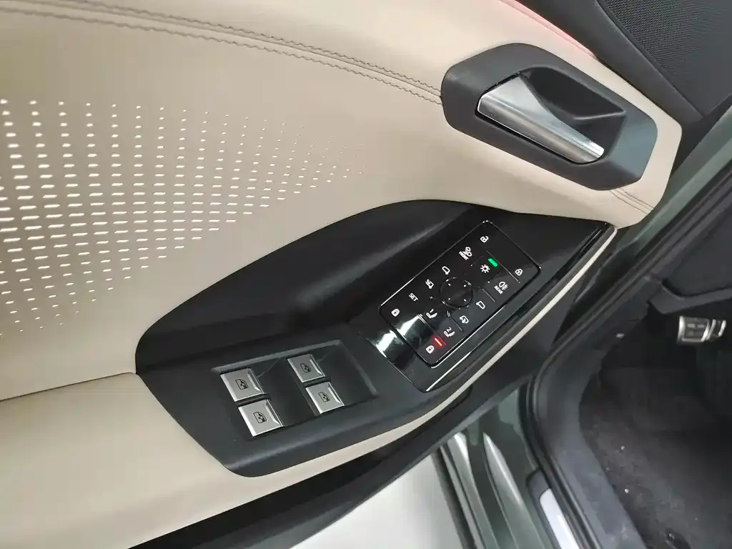 Audi Q6L e-tron 2025 из CN, фото 2