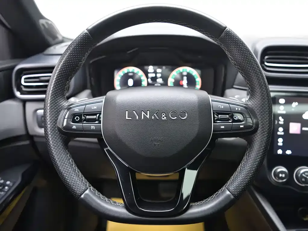 Lynk & Co 03 2021 из CN, фото 7