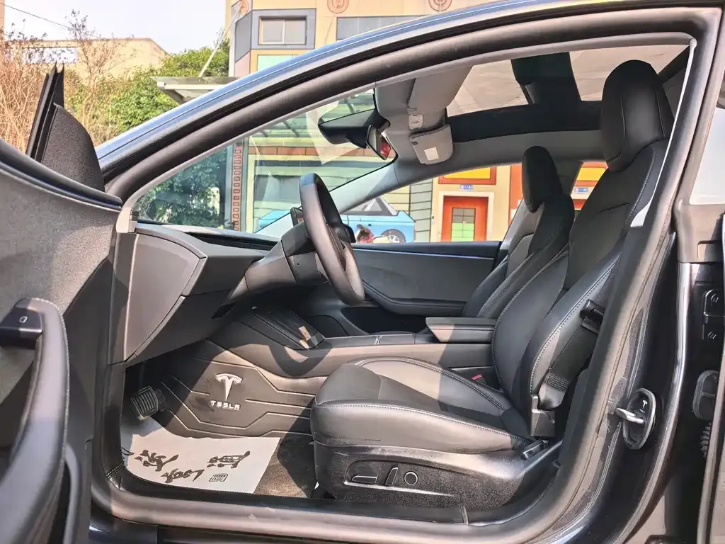 Tesla Model 3 — фото 2