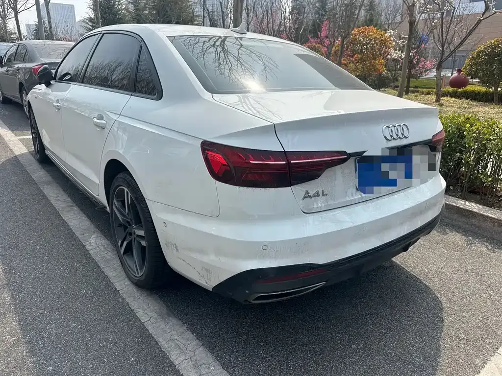 Audi A4L 2023 из CN, фото 10