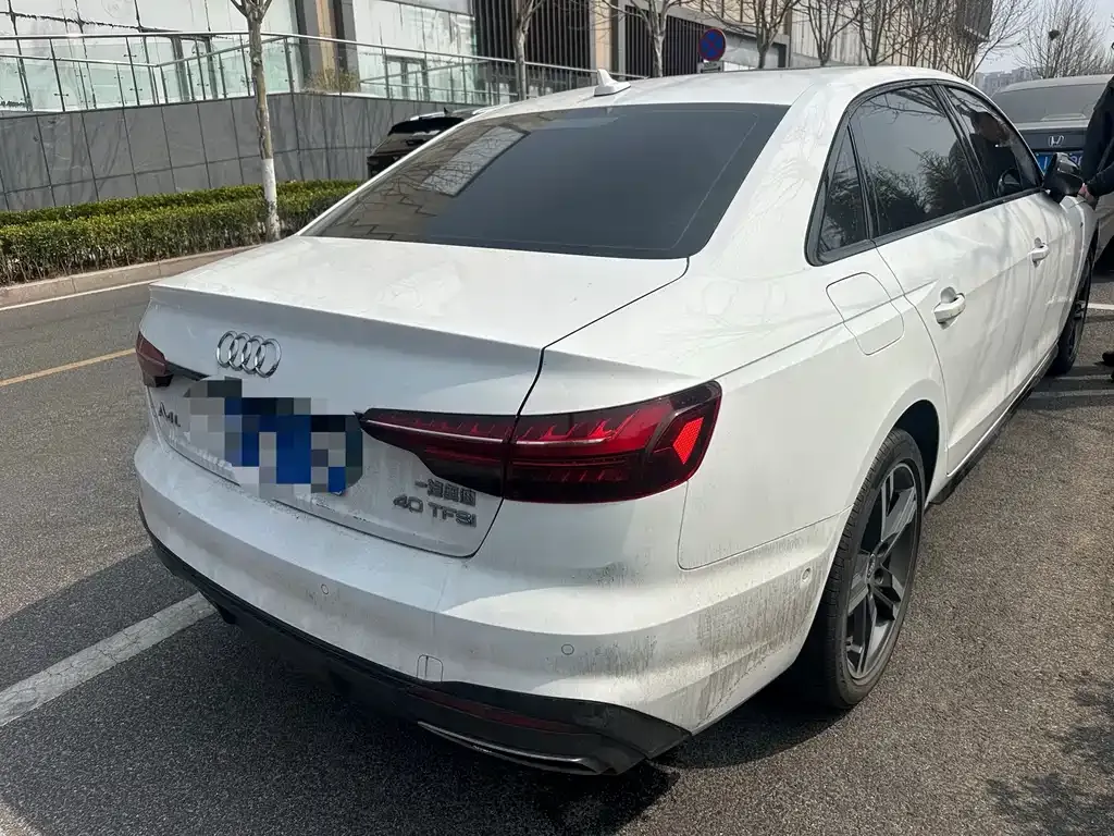 Audi A4L 2023 из CN, фото 8