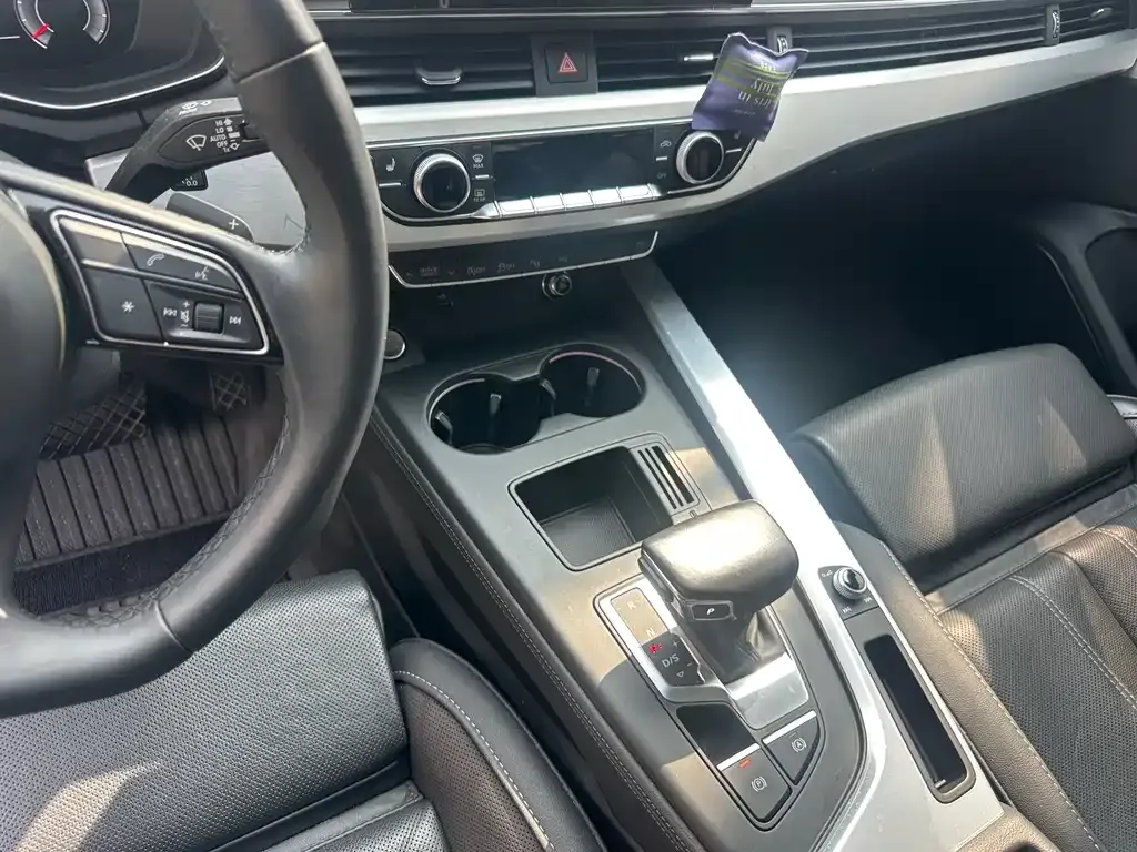 Audi A4L 2023 из CN, фото 6