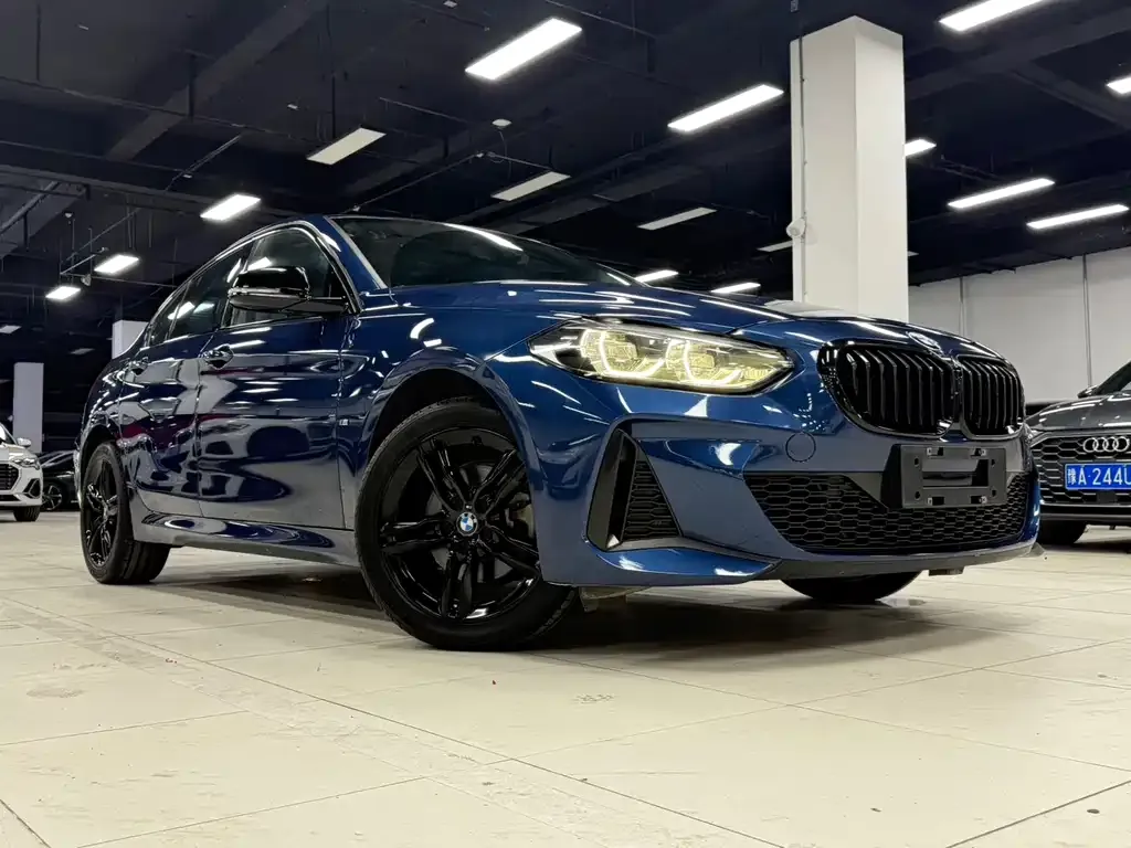 BMW 1 Series 2022 из CN, фото 3