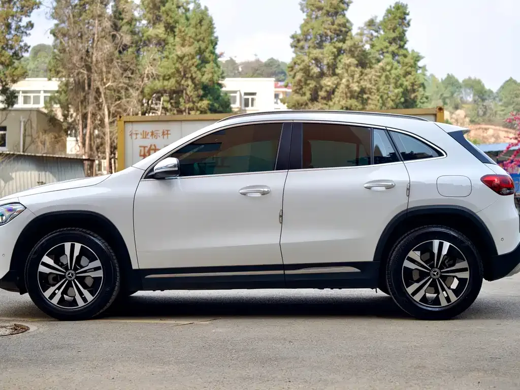 Mercedes-Benz GLA — фото 6