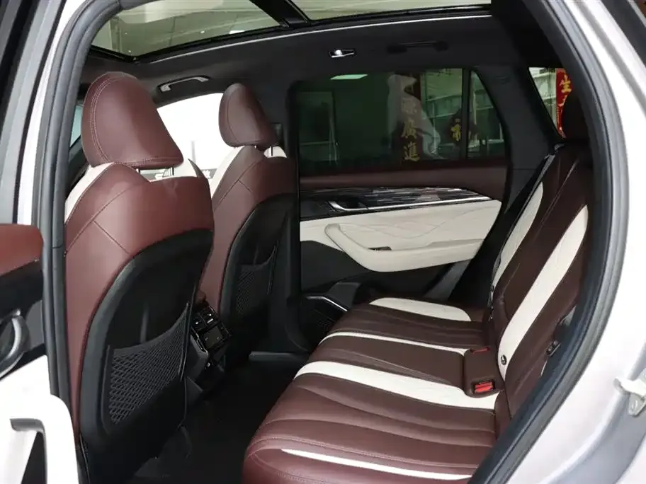 Geely Xingyue L — фото 10