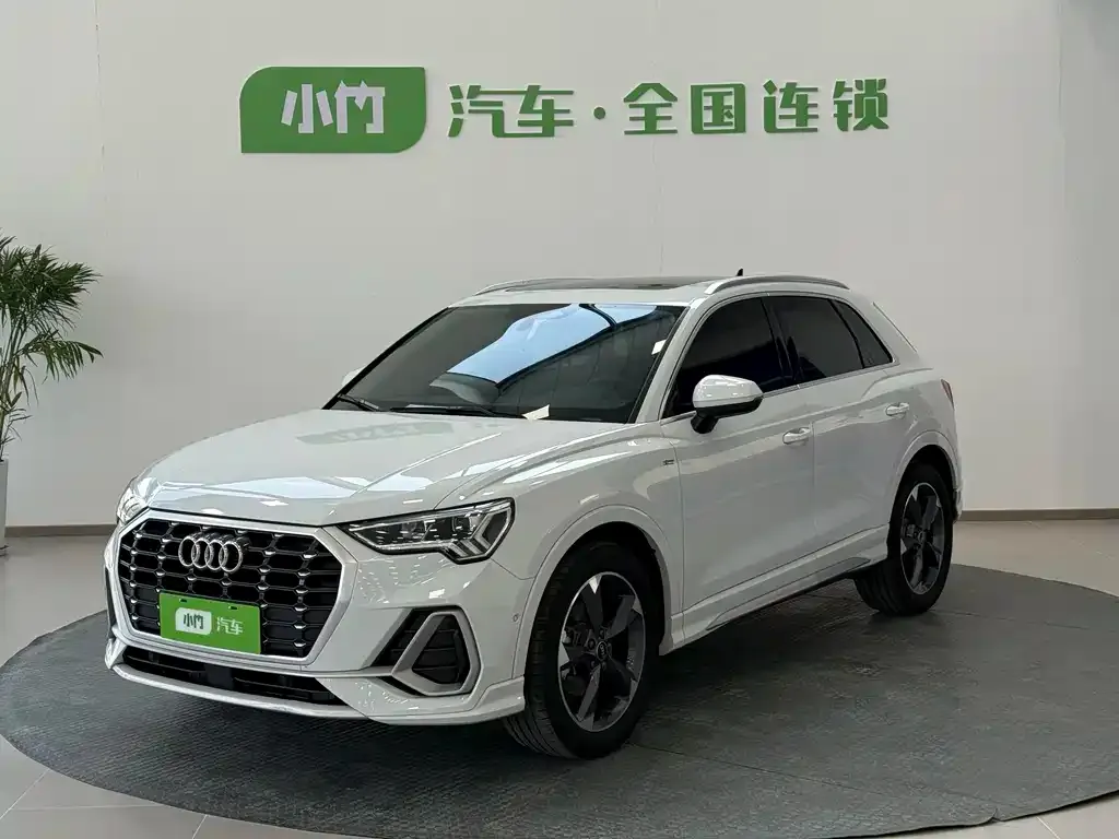 Audi Q3 — фото 1