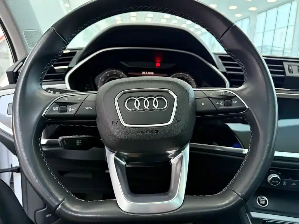Audi Q3 — фото 4