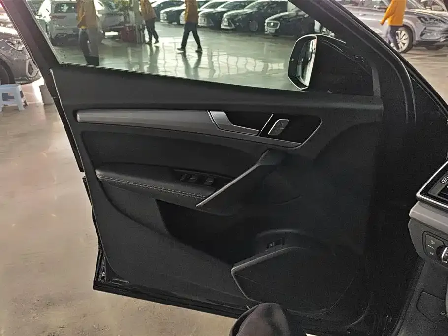 Audi Q5L 2024 из CN, фото 2