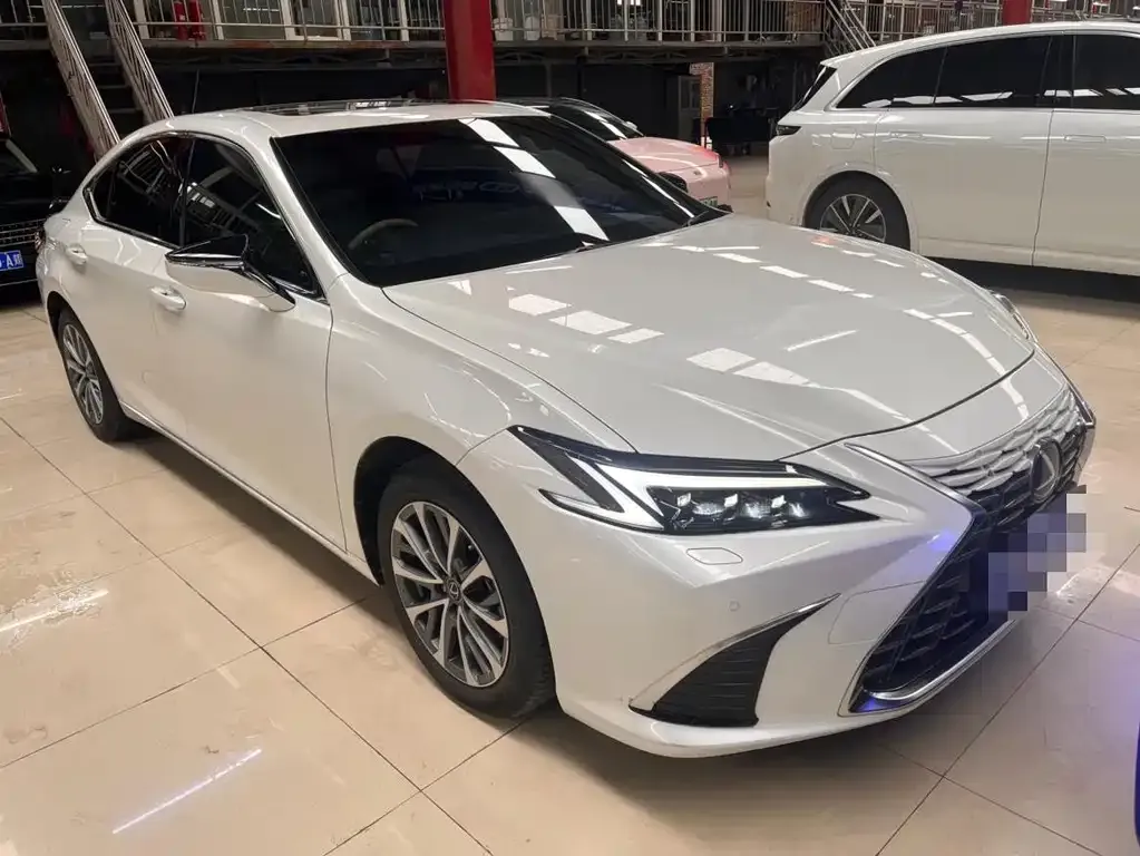 Lexus ES — фото 4