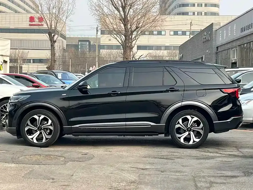 Ford Explorer — фото 10
