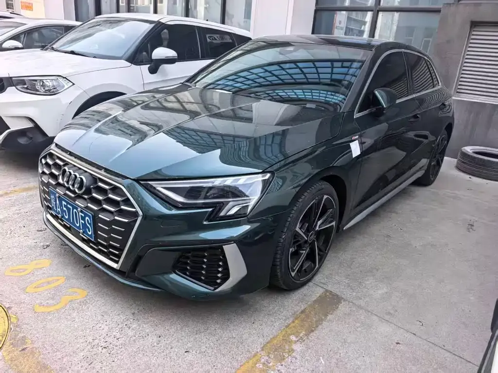 Audi A3 2023 из CN, фото 1