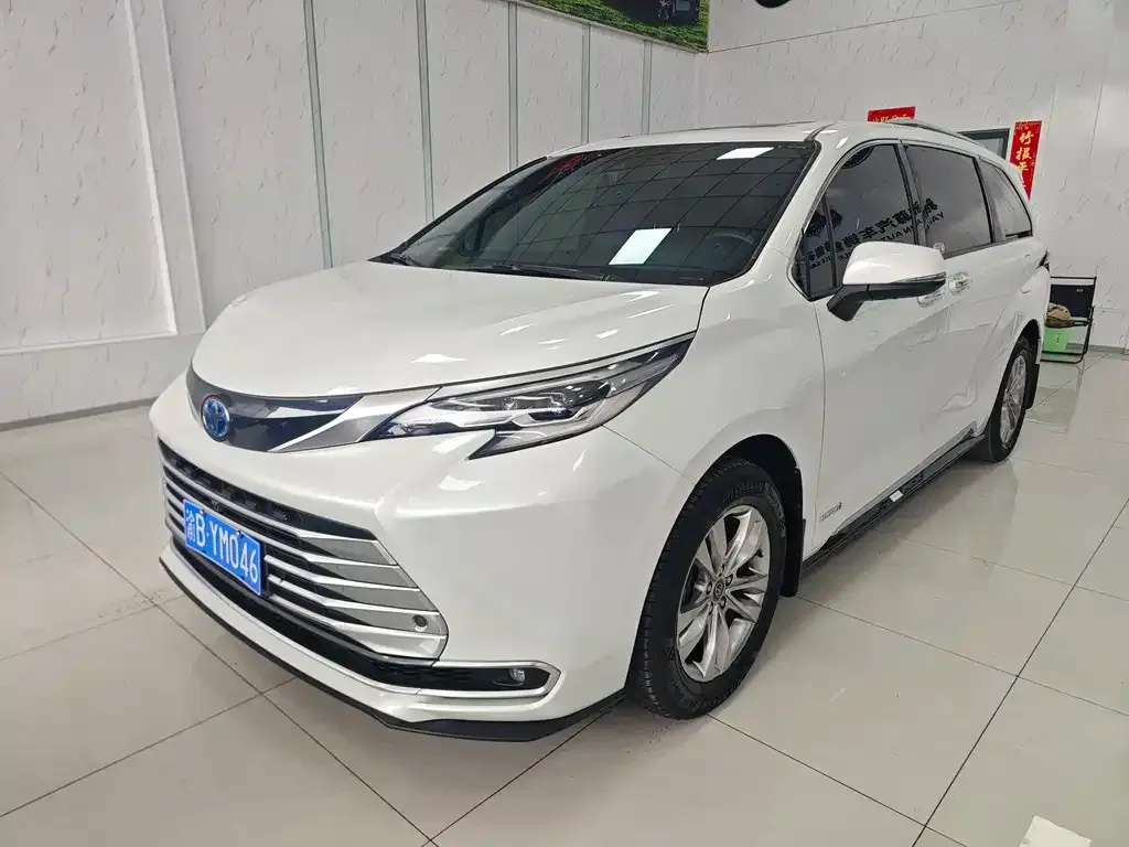 Toyota Sienna 2022 из CN, фото 1
