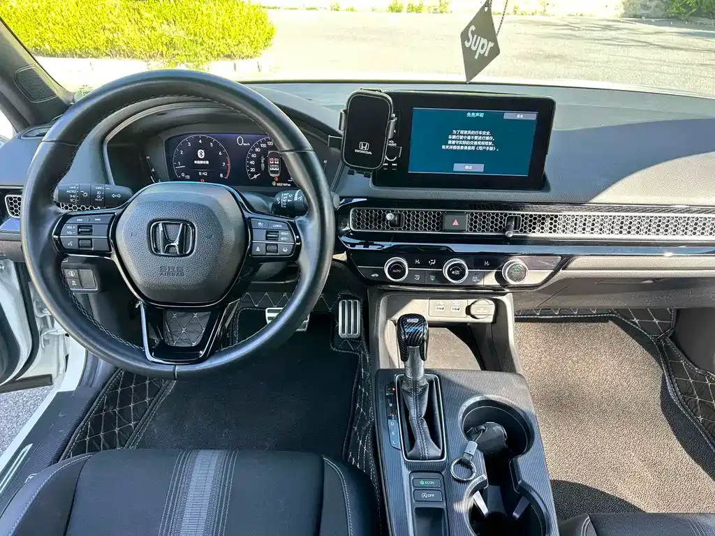 Honda Civic — фото 10