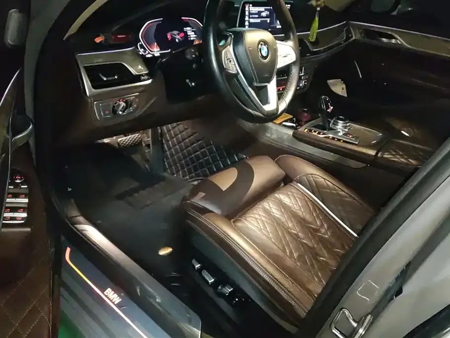 BMW 7 Series 2021 из CN, фото 10