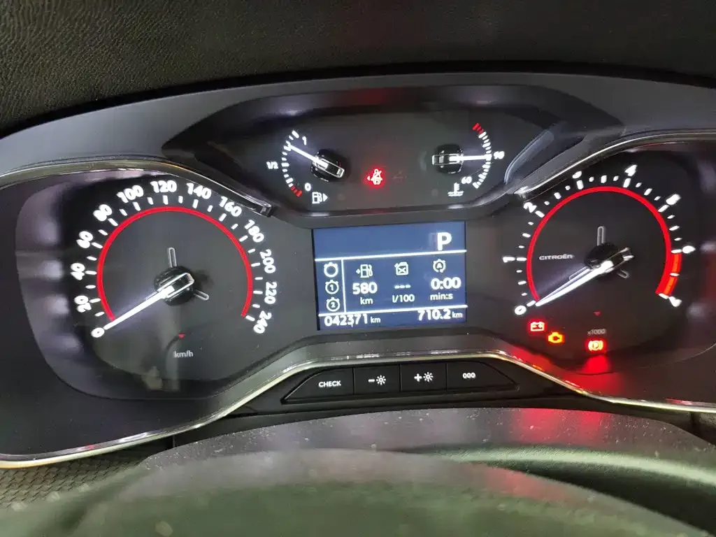 Citroen C6 2023 из CN, фото 5