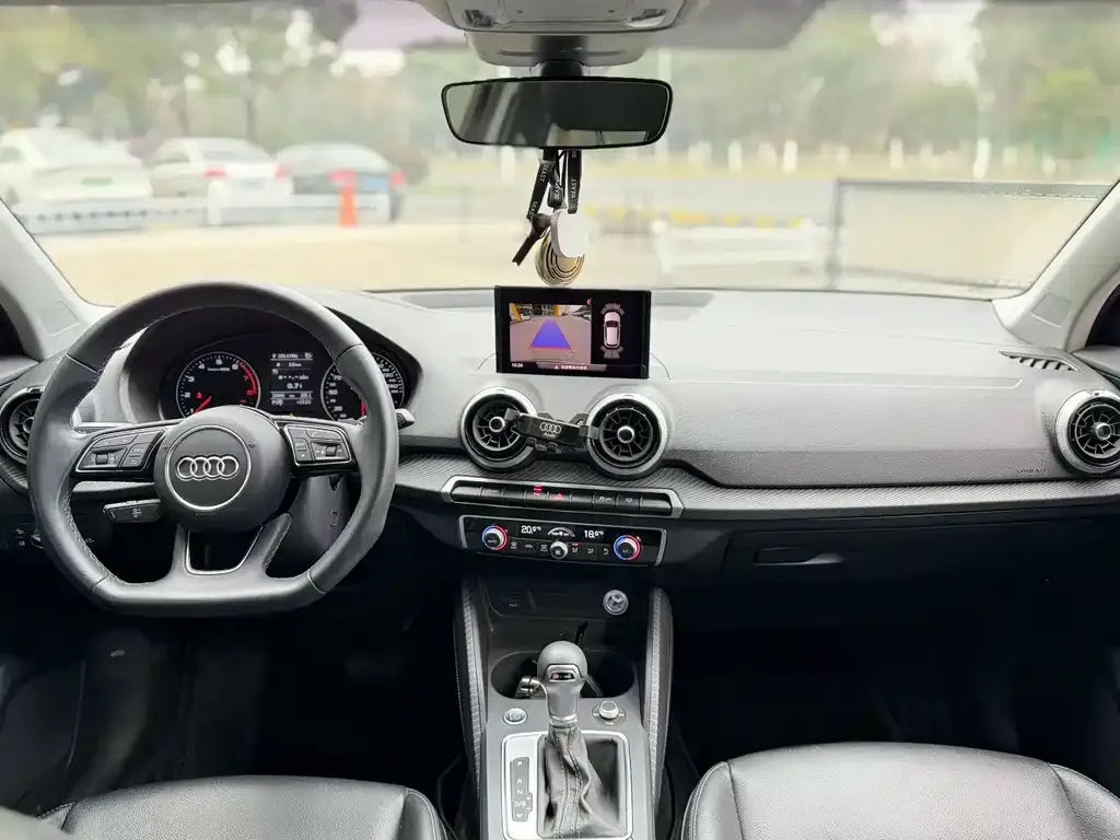 Audi Q2L 2024 из CN, фото 9