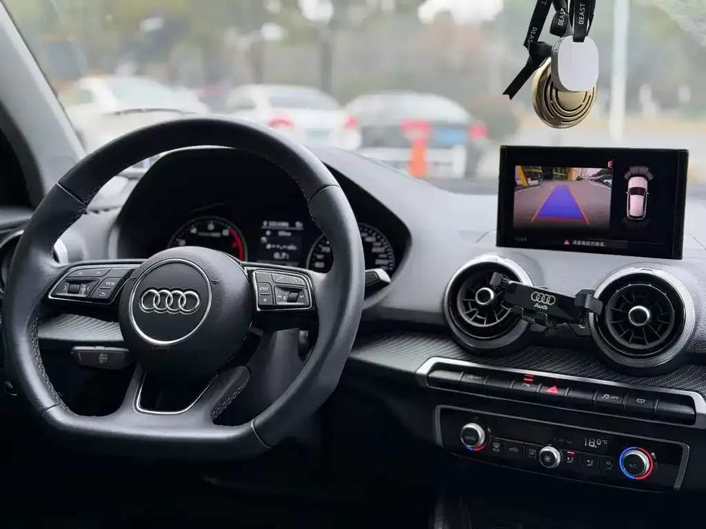 Audi Q2L 2024 из CN, фото 5