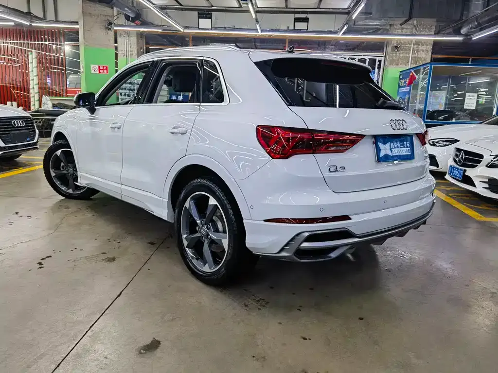 Audi Q3 — фото 7