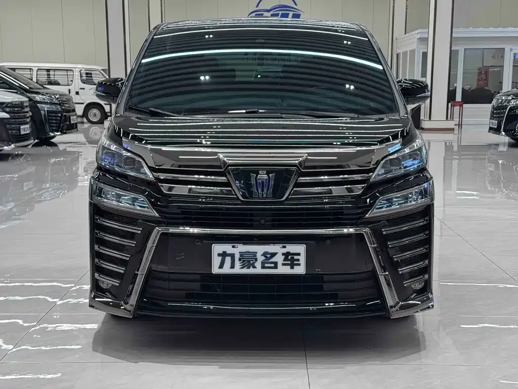 Toyota Vellfire — фото 8
