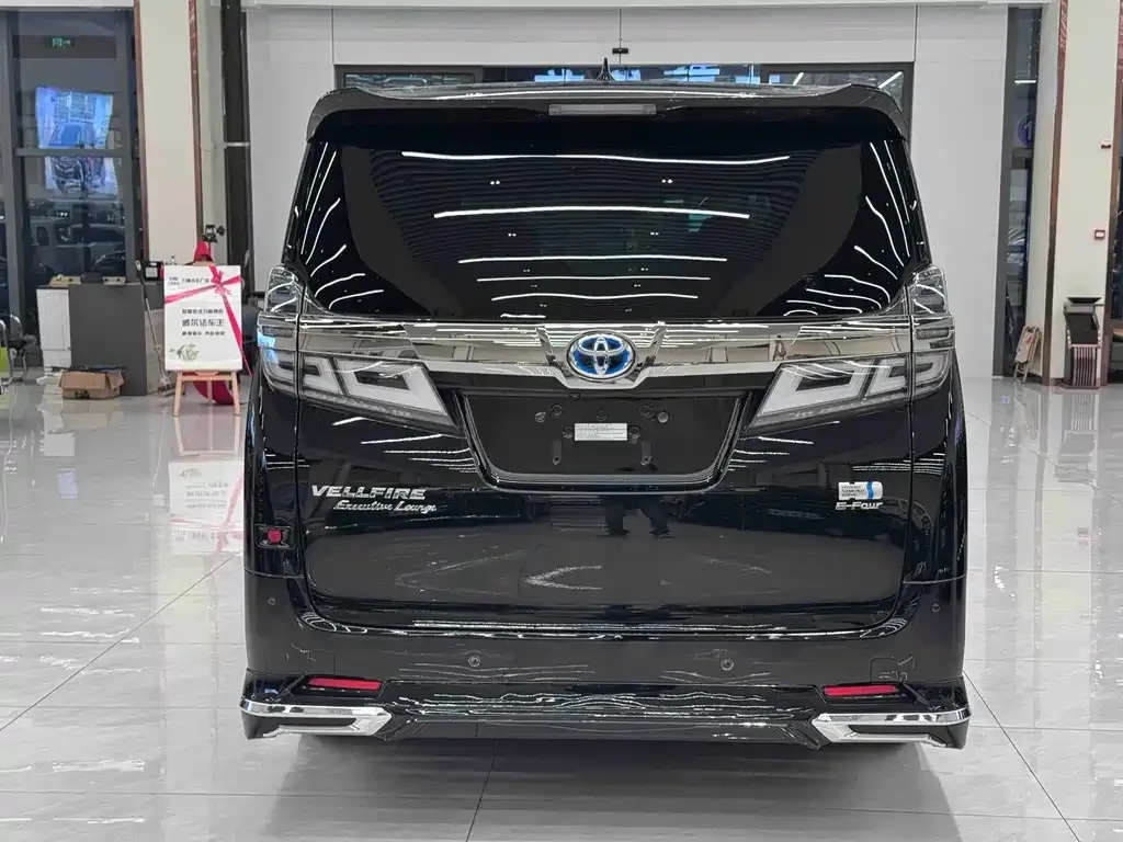Toyota Vellfire — фото 4