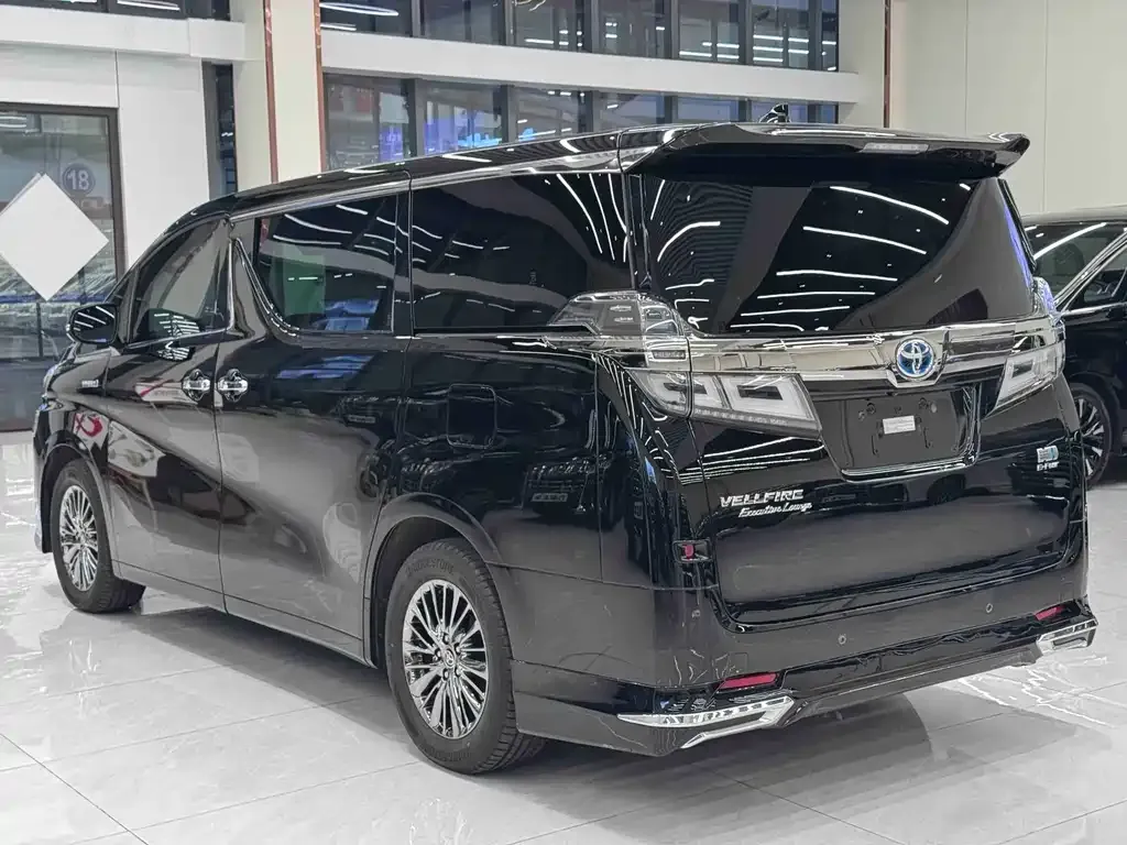 Toyota Vellfire — фото 6