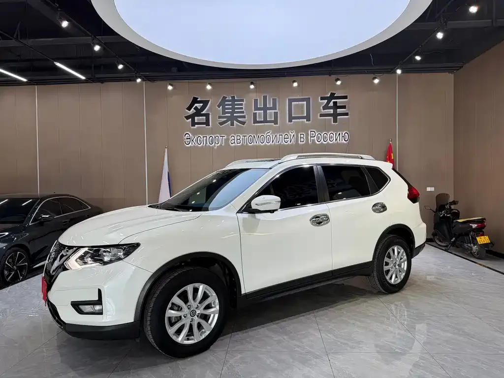 Nissan X-Trail — фото 1