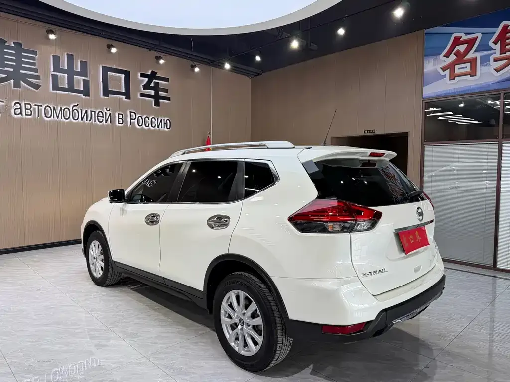 Nissan X-Trail — фото 10