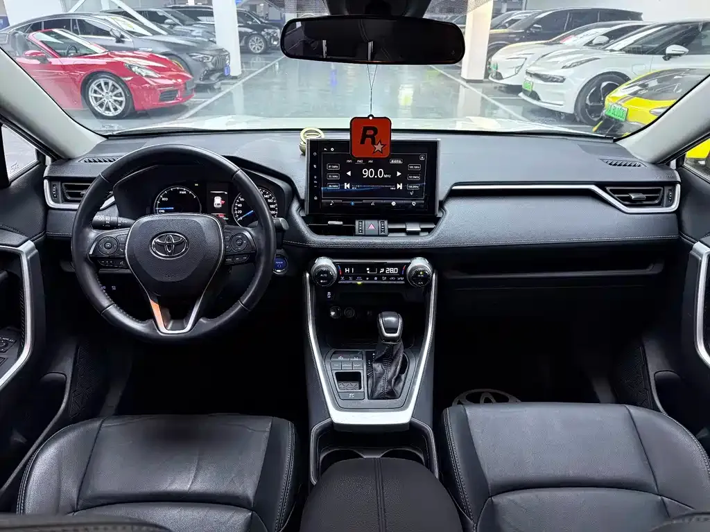 Toyota Wildlander 2023 из CN, фото 2
