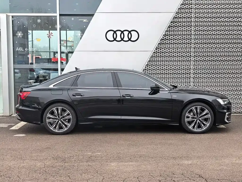 Audi A6L — фото 9