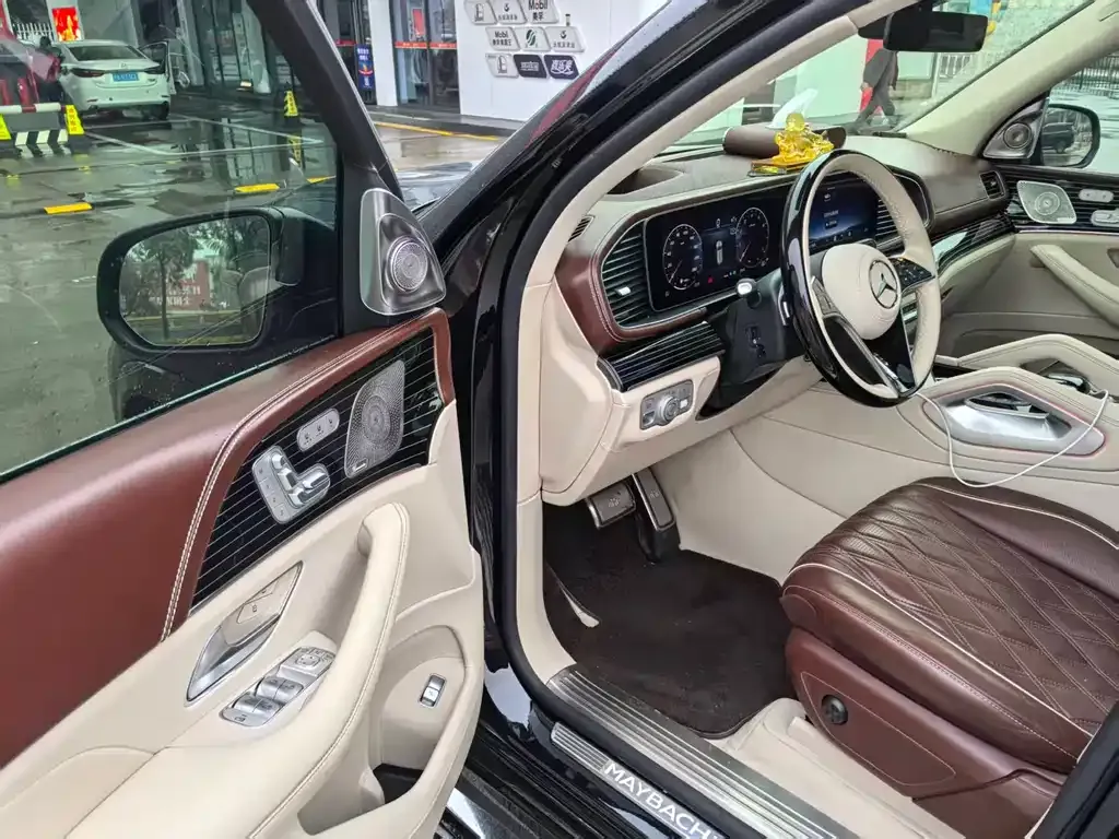 Mercedes-Benz GLS — фото 9
