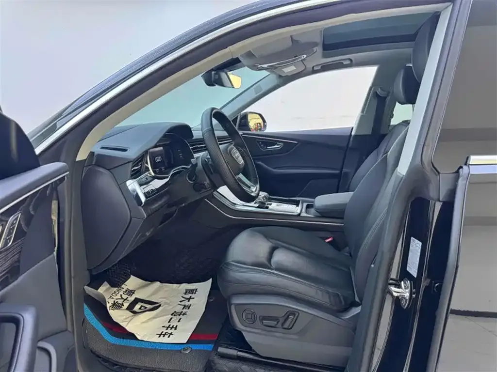 Audi Q8 2022 из CN, фото 6