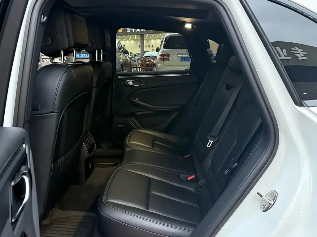 Porsche Macan 2024 из CN, фото 8