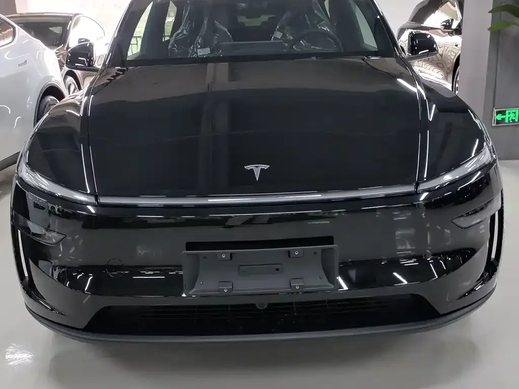 Tesla Model Y — фото 5