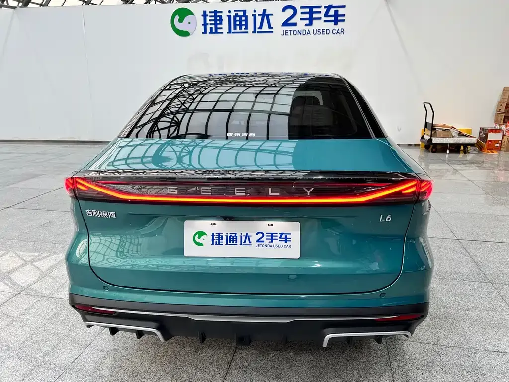 Geely Galaxy L6 — фото 3