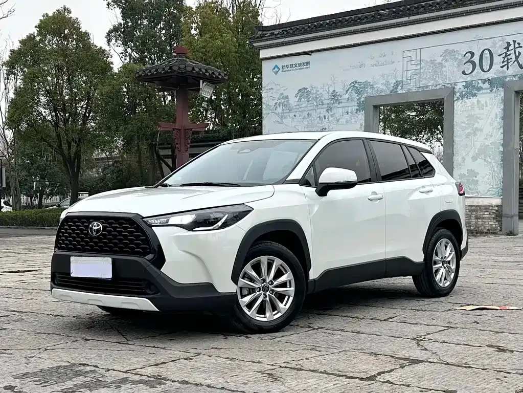 Toyota Corolla Cross 2023 из CN, фото 1