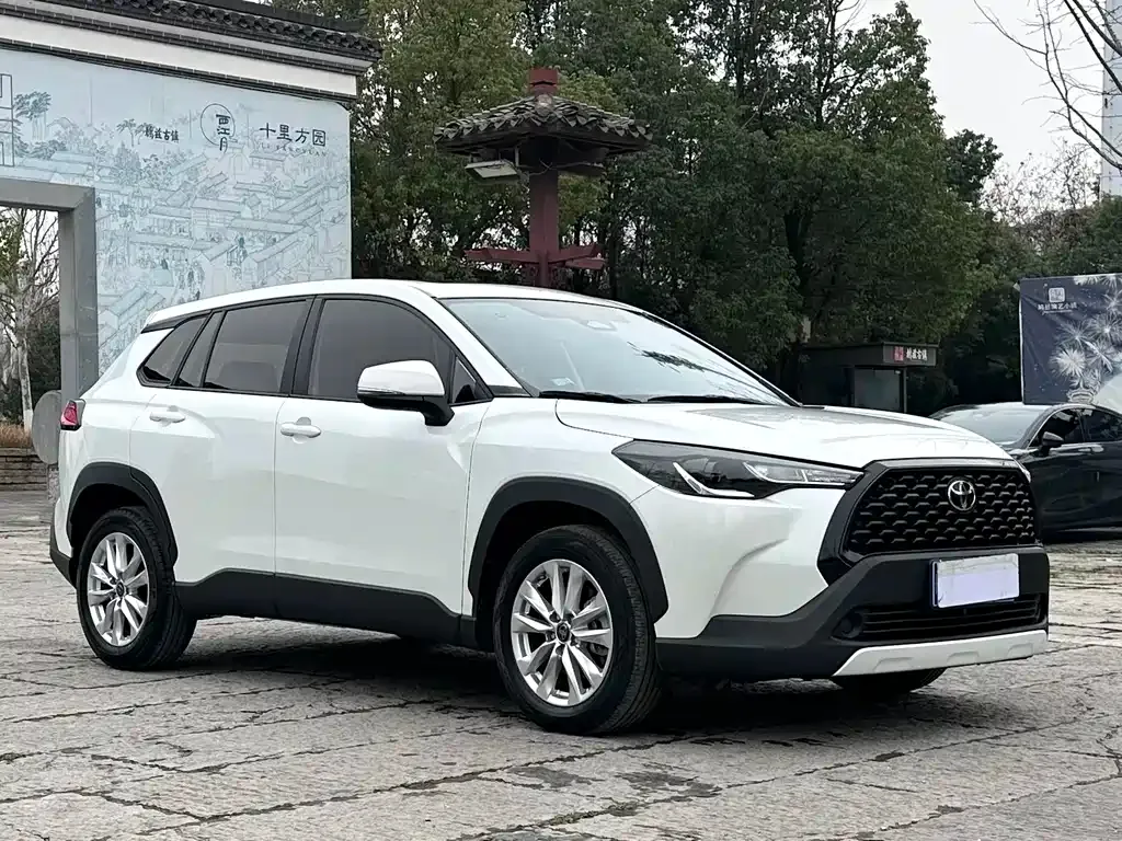 Toyota Corolla Cross 2023 из CN, фото 8