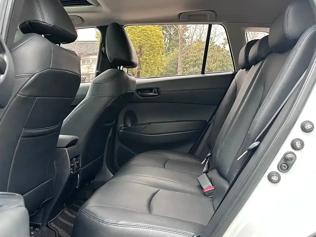 Toyota Corolla Cross 2023 из CN, фото 4
