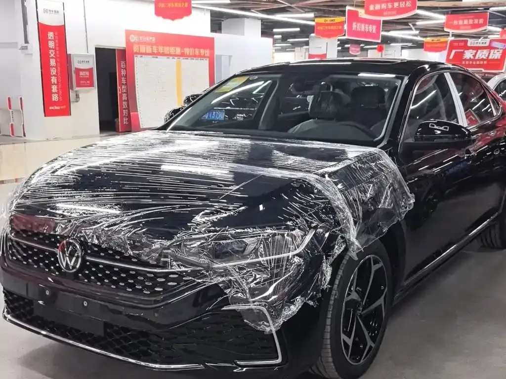 Volkswagen Passat — фото 1