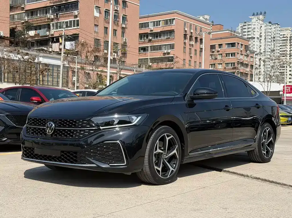 Volkswagen Passat — фото 1
