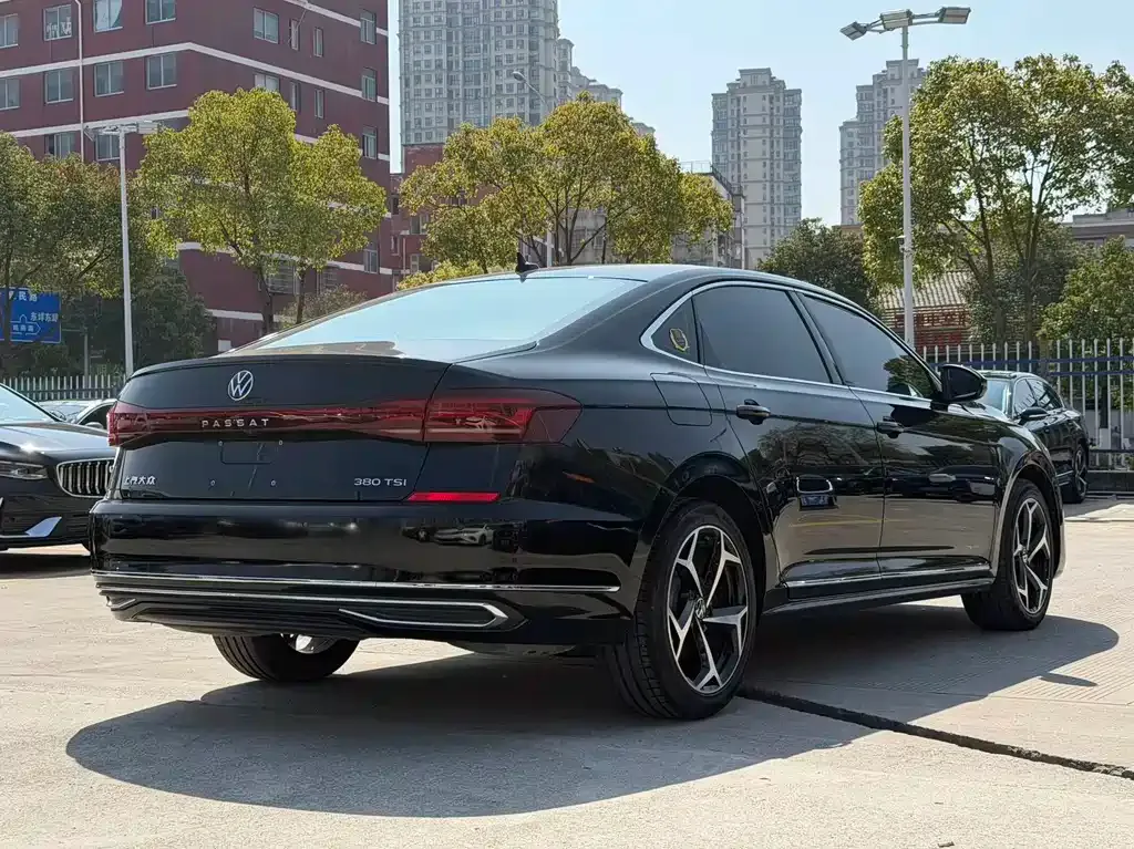 Volkswagen Passat — фото 9
