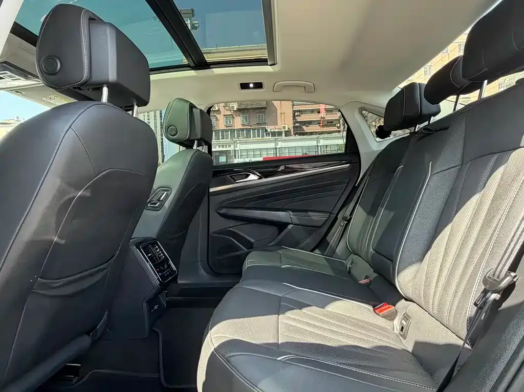 Volkswagen Passat — фото 6