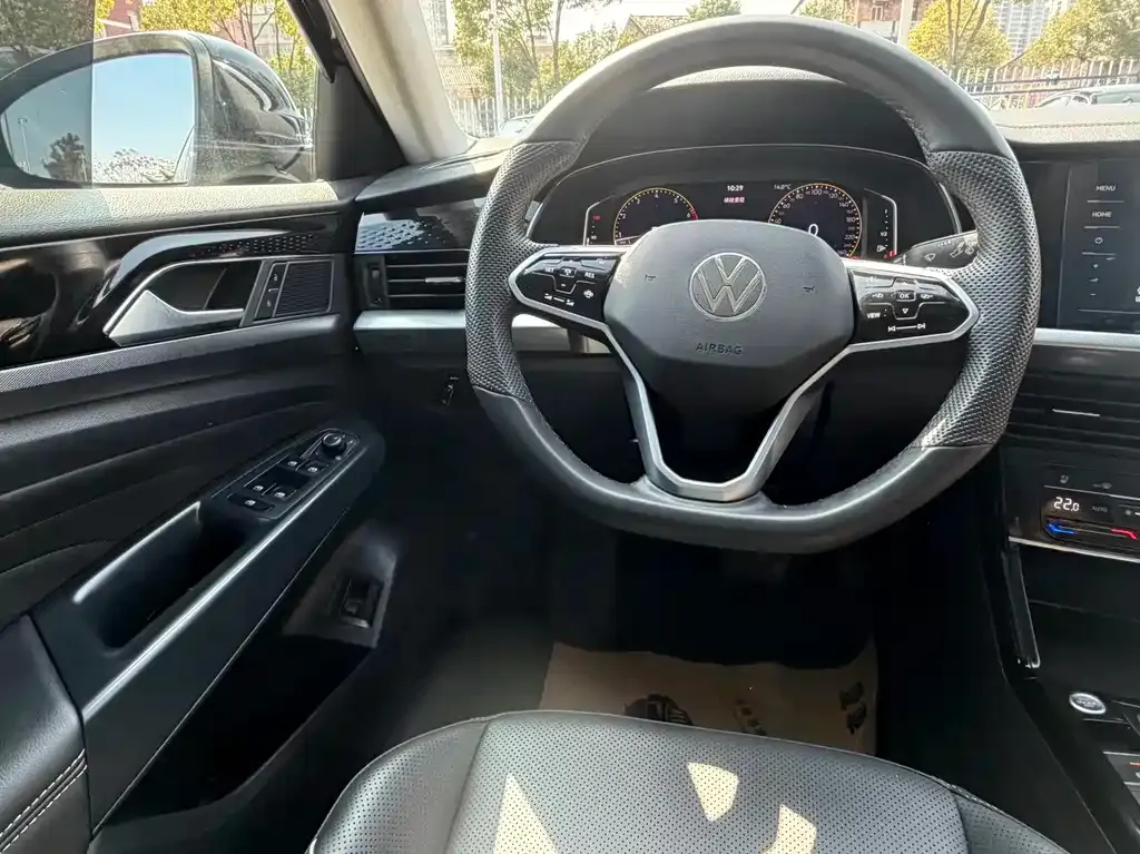 Volkswagen Passat — фото 8