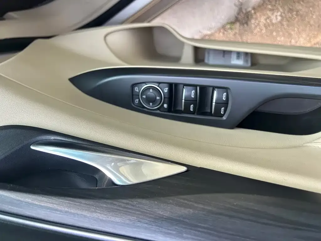 Buick GL8 2022 из CN, фото 6