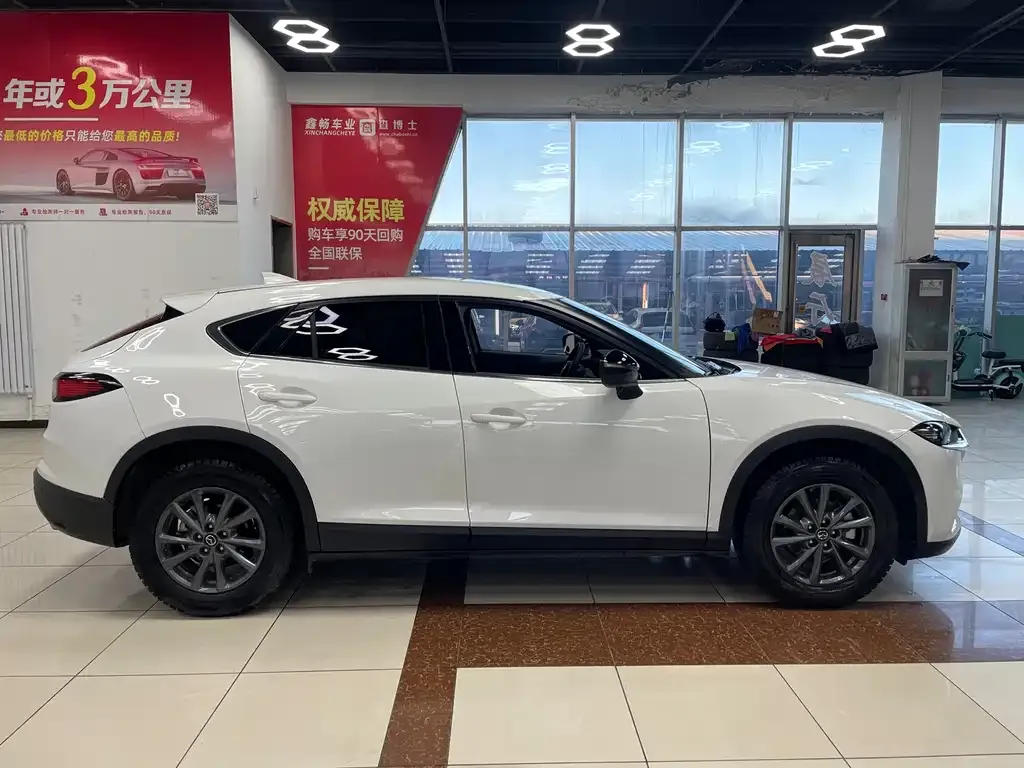 Mazda CX-4 2023 из CN, фото 4