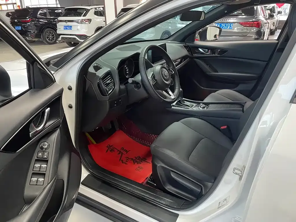 Mazda CX-4 2023 из CN, фото 8