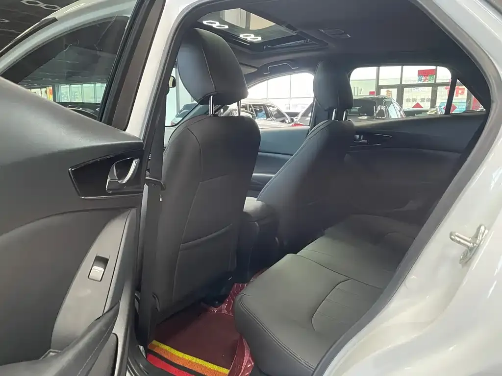 Mazda CX-4 2023 из CN, фото 6