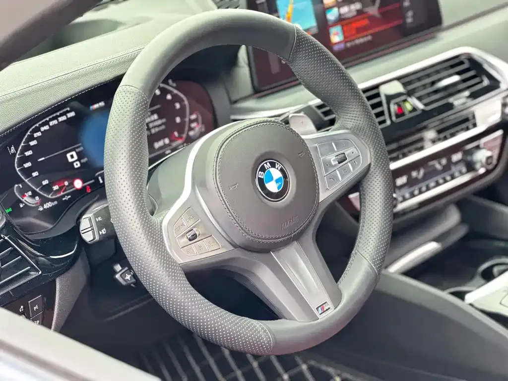 BMW 5 Series — фото 4