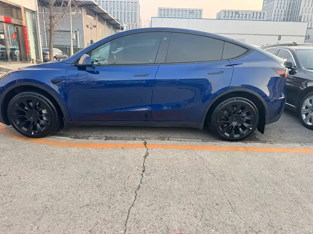 Tesla Model Y 2023 из CN, фото 8